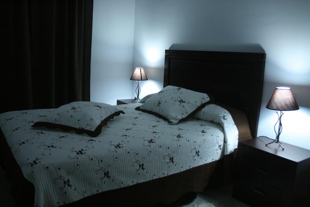 Apartamentos Turisticos Mirayuste Guadalupe  Esterno foto