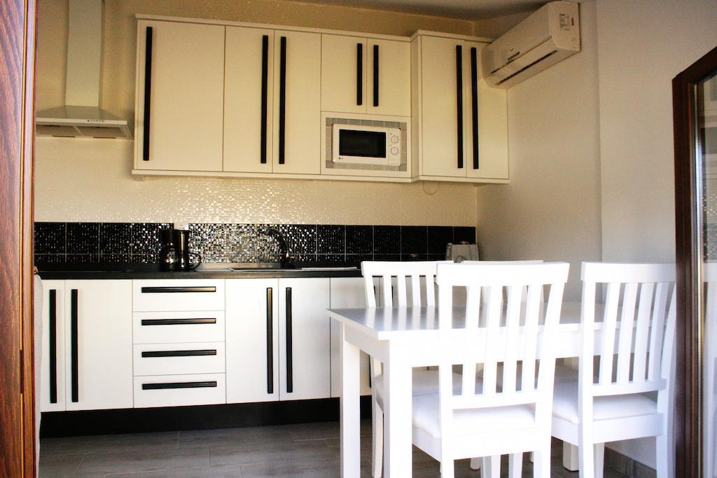 Apartamentos Turisticos Mirayuste Guadalupe  Esterno foto