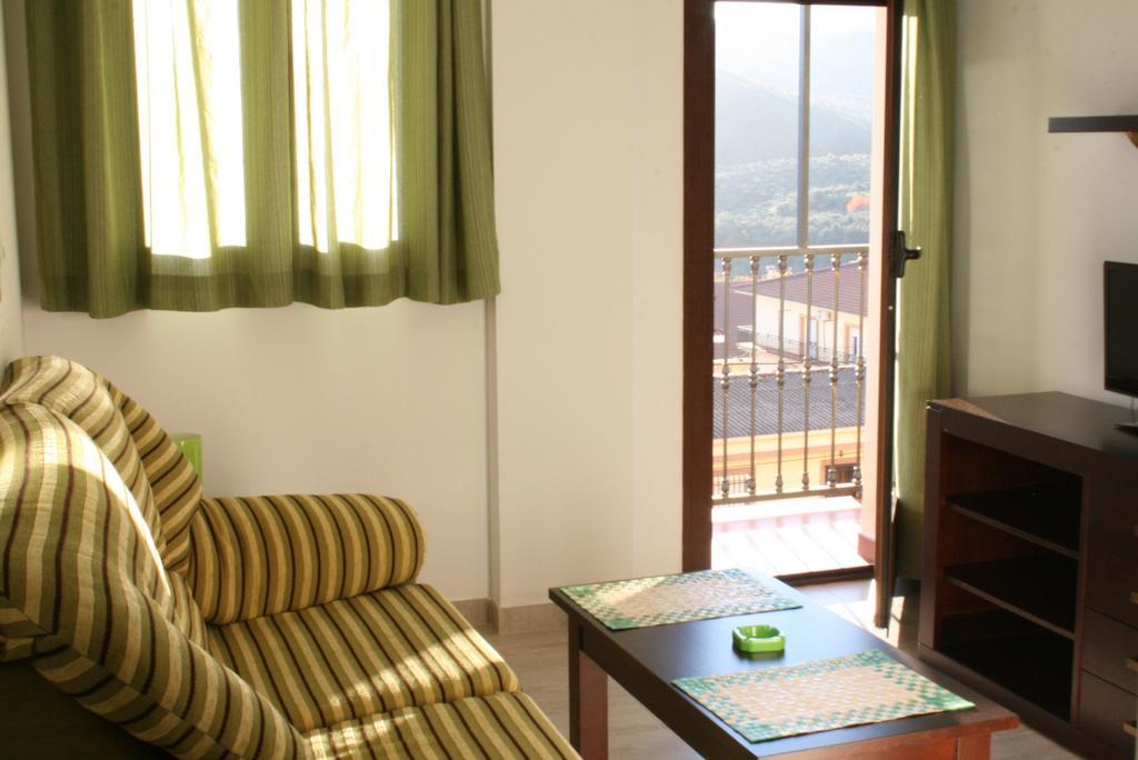 Apartamentos Turisticos Mirayuste Guadalupe  Esterno foto