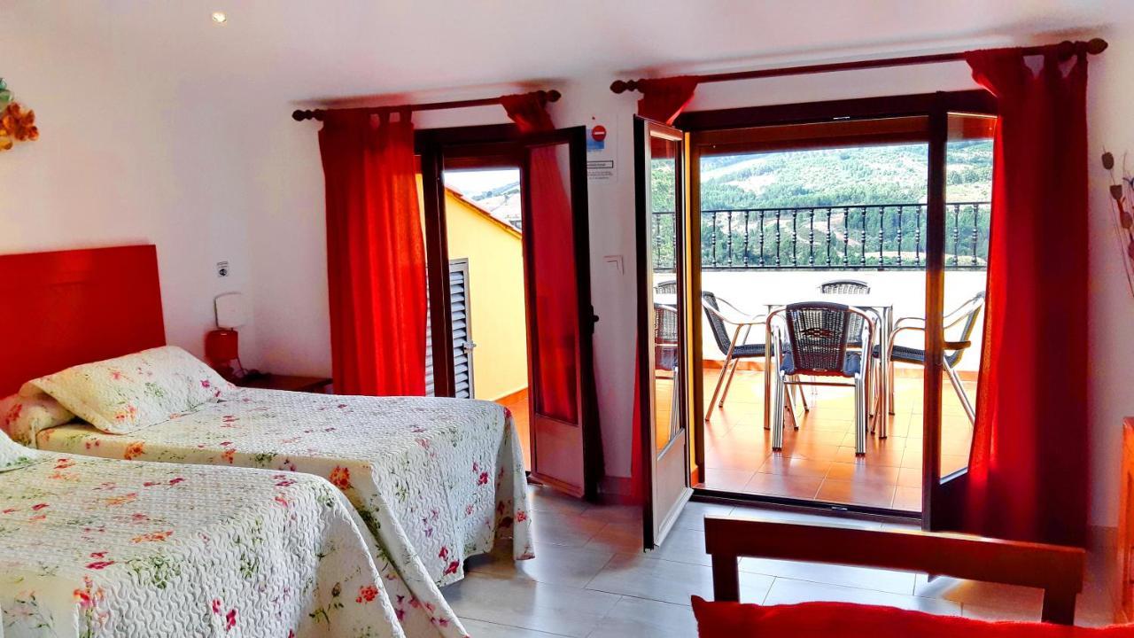 Apartamentos Turisticos Mirayuste Guadalupe  Esterno foto