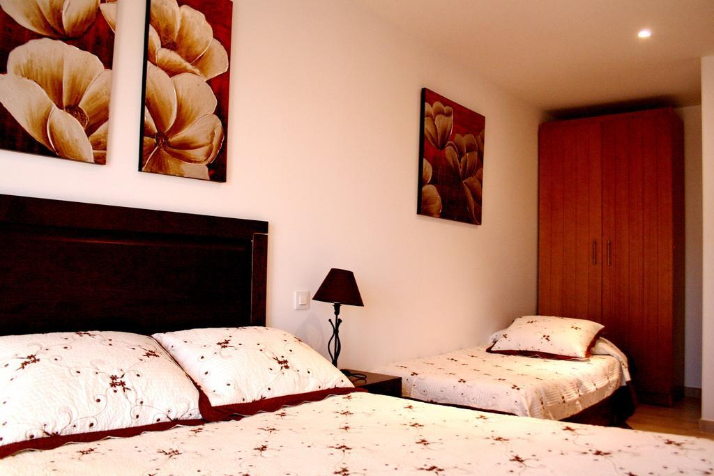 Apartamentos Turisticos Mirayuste Guadalupe  Esterno foto