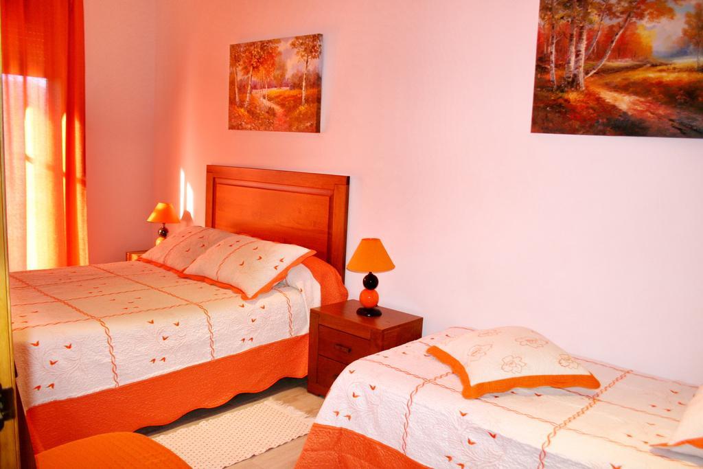 Apartamentos Turisticos Mirayuste Guadalupe  Esterno foto
