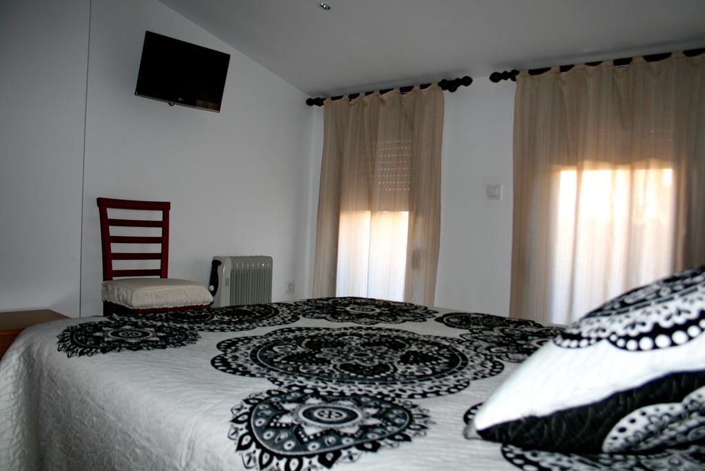Apartamentos Turisticos Mirayuste Guadalupe  Esterno foto