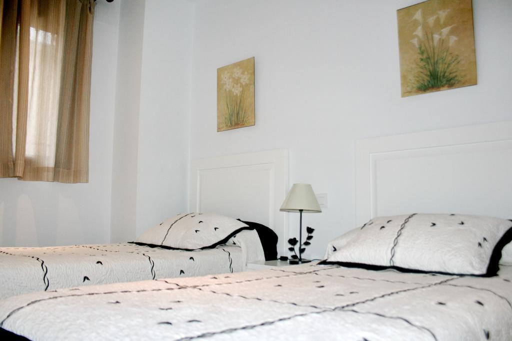 Apartamentos Turisticos Mirayuste Guadalupe  Esterno foto