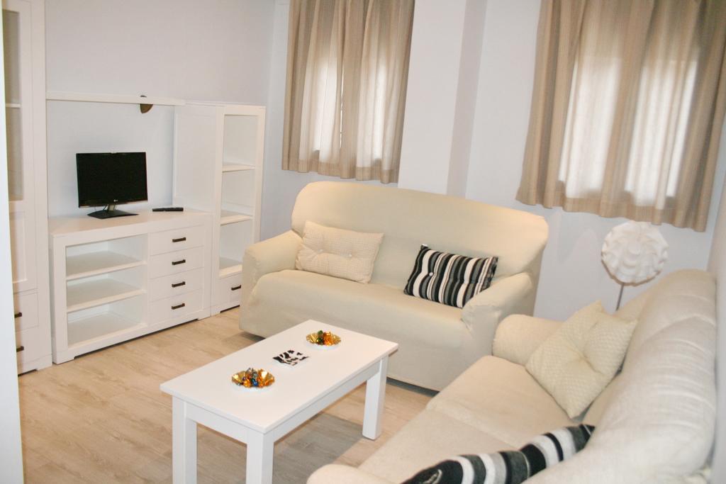 Apartamentos Turisticos Mirayuste Guadalupe  Esterno foto