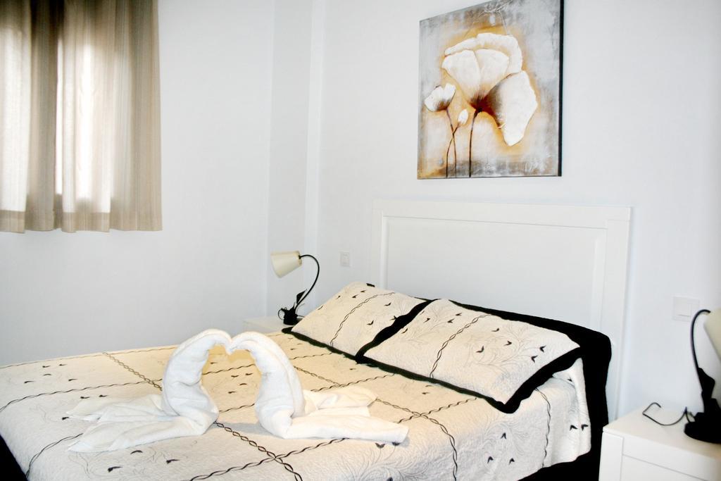 Apartamentos Turisticos Mirayuste Guadalupe  Esterno foto