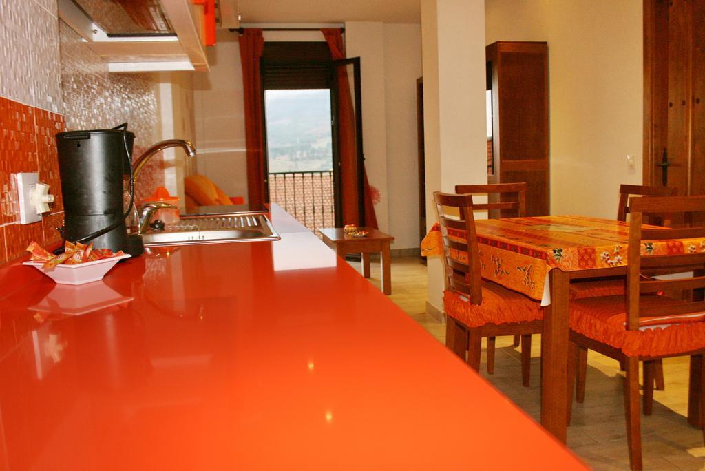 Apartamentos Turisticos Mirayuste Guadalupe  Camera foto