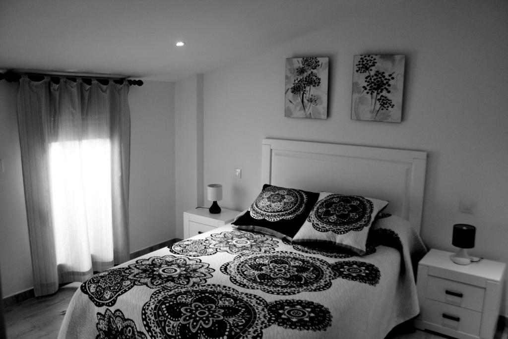 Apartamentos Turisticos Mirayuste Guadalupe  Esterno foto