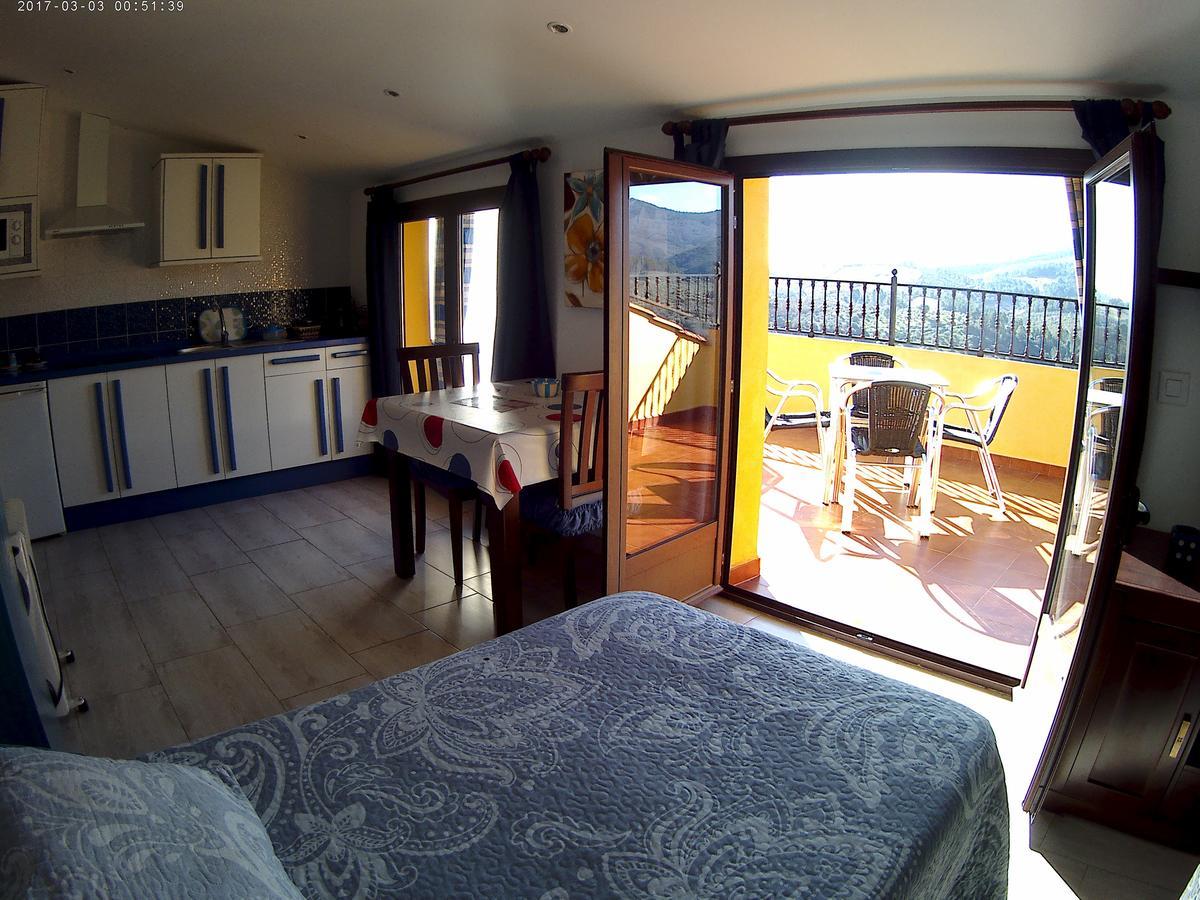 Apartamentos Turisticos Mirayuste Guadalupe  Esterno foto