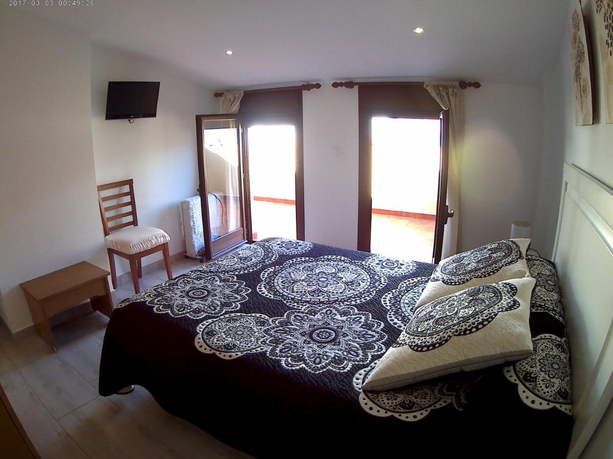 Apartamentos Turisticos Mirayuste Guadalupe  Esterno foto